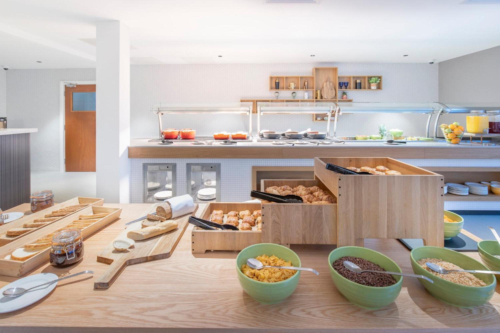 Holiday Inn Bristol Airport By Ihg Redhill  Exteriör bild